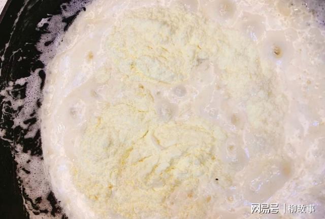 米乐M6 M6米乐雪花酥该咋做？没烤箱也能做的甜品香酥软糯奶味比牛轧糖还浓(图4)