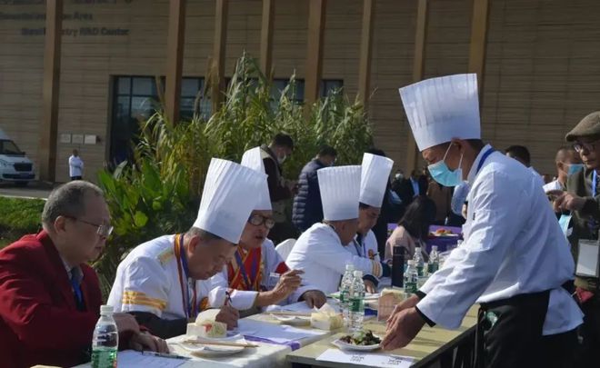 米乐M6 M6米乐鼓励餐饮下沉、打造“美食名村”乡村休闲餐饮政策重点！(图2)